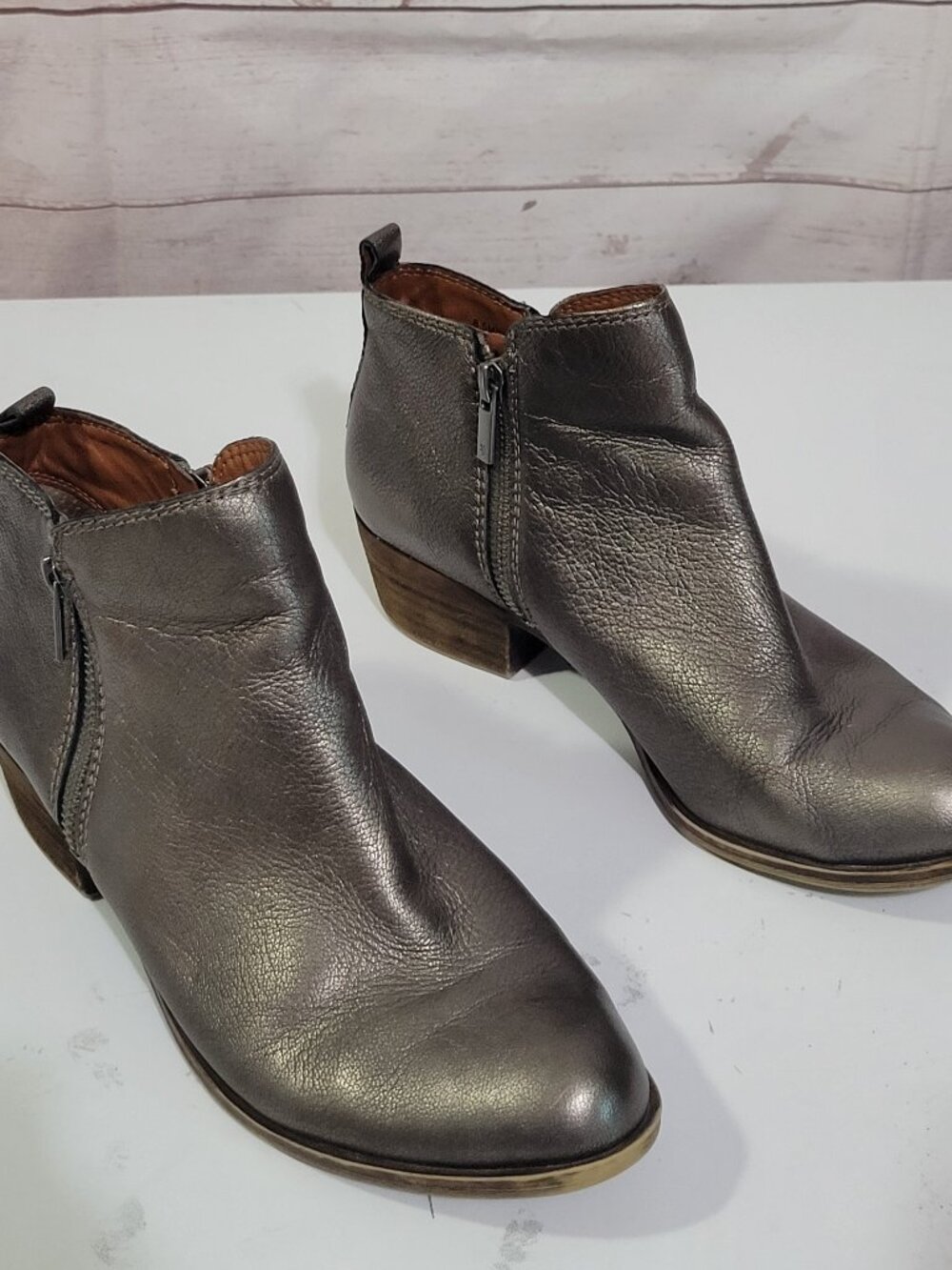 Lucky Brand Basel Ankle Boots Womens 8.5 Leather Metallic Pewter Boho Zipper